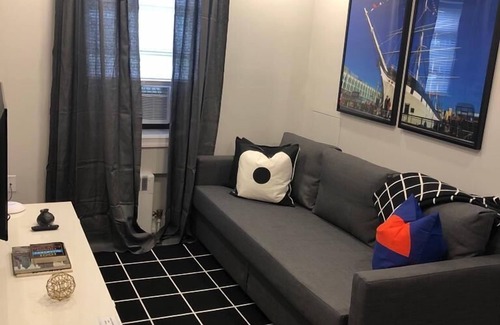 Industry Apartment | 1715 3B · Captivating 2bed Apt./20 min to NYC-Parking Avail.