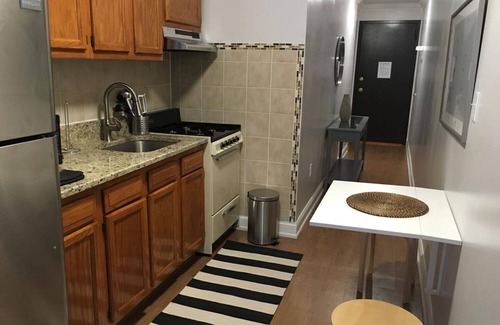 Industry Apartment | 1721 1G · Stylish 1Bed Apt/Parking Available - 20 Min to NYC