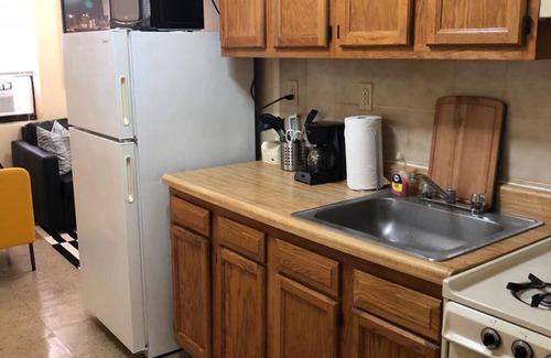 Industry Apartment | 1721 3G · Pretty Convenient 1b Apt/20 min NYC Parking Avail