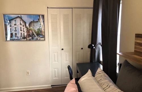Industry Apartment | 1721 4J · NYC Gateaway-20min to NYC/parking available