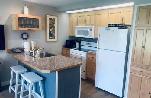 Quincy Condo | #173 Condo near large pool & shuttle to Gorge Amp-book separately