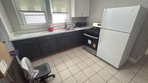 Lower Vailsburg House | 174 Stuyv