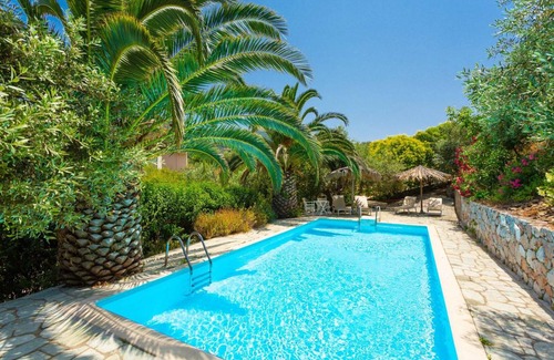 Skopelos Villa | 175 m² Villa ∙ 3 bedrooms ∙ 8 guests