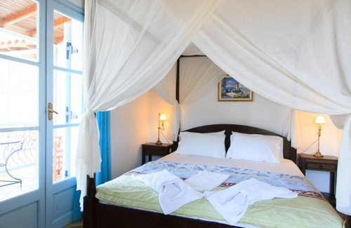 Skopelos Villa | 175 m² Villa ∙ 3 bedrooms ∙ 8 guests