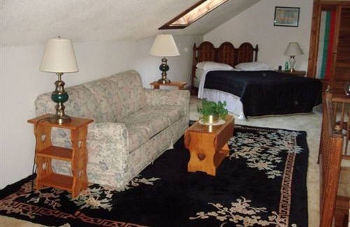 North Conway Bed & Breakfast | 1768 Country Inn