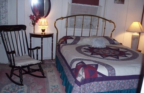 North Conway Bed & Breakfast | 1768 Country Inn