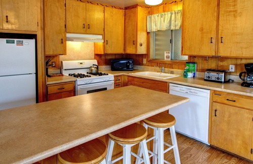 North Wawona Cabin | (17A) Longview at The Redwoods In Yosemite
