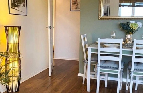 Clydebank Apartment | 17G Regent Place