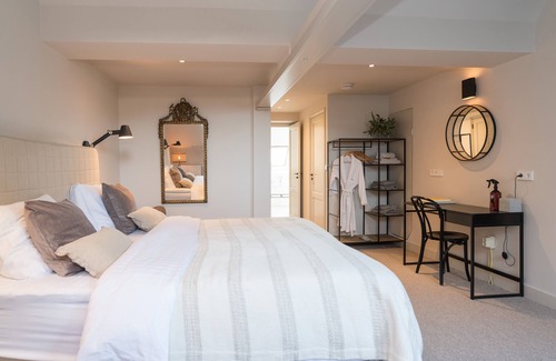 Amstelveld House | 17th Century Canal Apartment with Roof Terrace