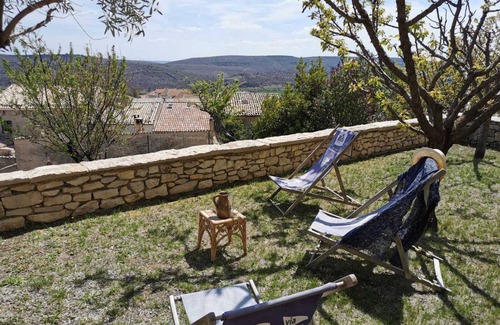 Banon House | 17th century house on the outskirts of the charming medieval village of Banon.