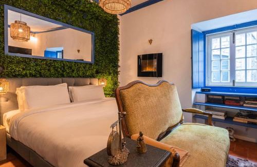 Sintra Bed & Breakfast | 17th Century Room in Villa with Snooker & HotTub - Sintra WOW