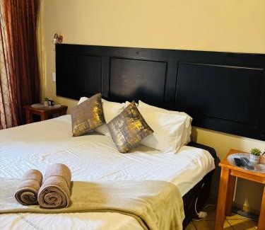 Emalahleni House | 18 Churchill Avenue