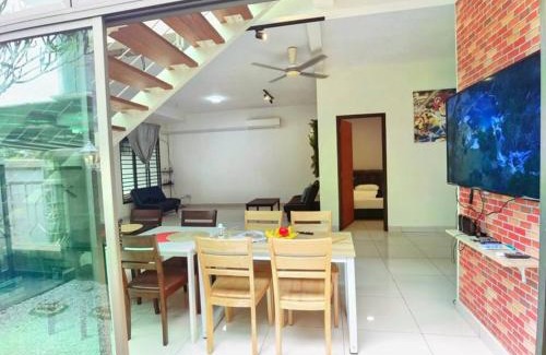 Taman Sutera Utama Villa | 18 Home team family Gathering first choice