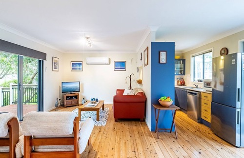 Soldiers Point House | 18 Irene Crescent - pet friendly holiday home