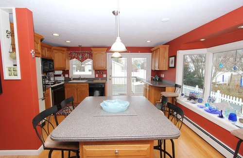 Sandwich House | 18 Knott Ave - Bright, updated 3BR home, pet-friendly, .1 miles to beach
