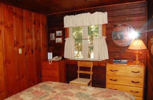 North Wawona Ski Chalet | 18 Le Fawn