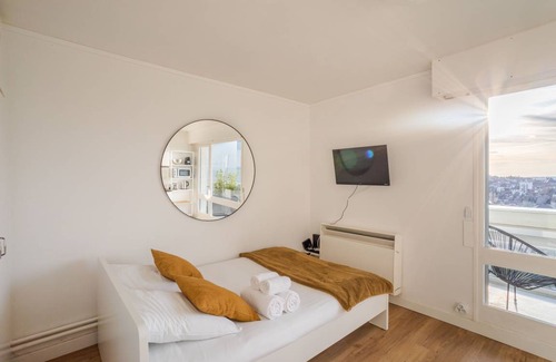 Bourg-l'Eveque Apartment | 18 m² Apartment ∙ 2 guests