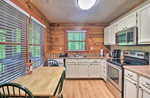 Clyde Cabin | 18 Mi to Smoky Mtn Nat’l Park: Clyde Cabin