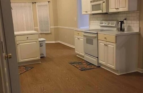 Oak Hill House | 18 minutes to Downtown Covington Square Walk of Stars and Great Restaurants