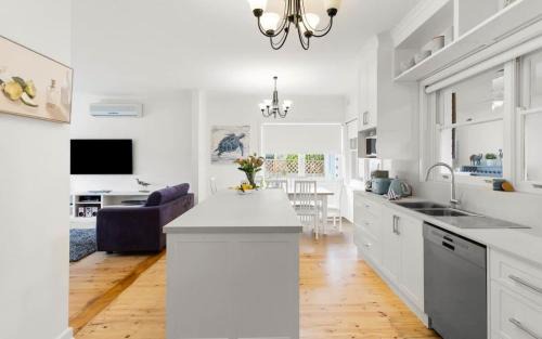 Port Elliot House | 18 Strangways Tce Port Elliot - Linen Included
