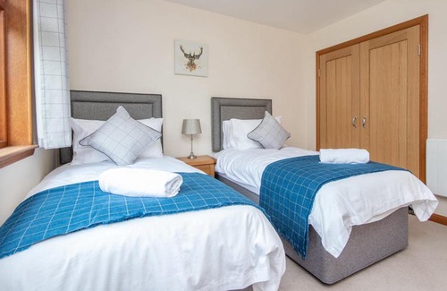Dornoch House | 18 The Meadows