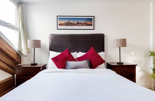 St Luke's Apartment | 180 m² Apartment ∙ 3 bedrooms ∙ 6 guests