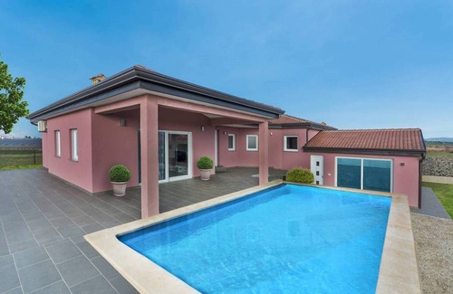 Brtonigla Villa | 180 m² Villa ∙ 3 bedrooms ∙ 8 guests