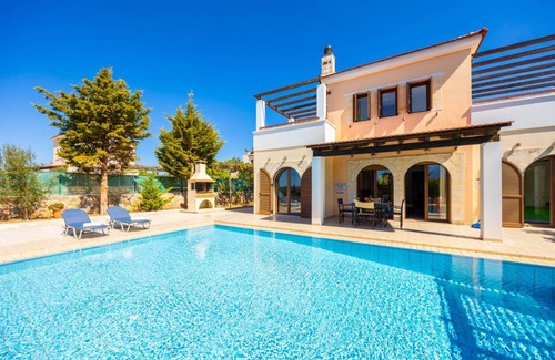 Kefalas Villa | 180 m² Villa ∙ 3 bedrooms ∙ 7 guests