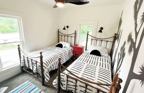 Little Valley House | 1800s Modern Farmhouse 8 Mins. To Ellicottville