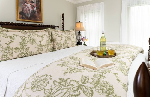 Kennebunkport Bed & Breakfast | 1802 House Bed and Breakfast