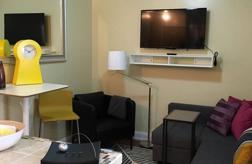 Industry Apartment | 1807 2D · Modern Brand Apt/Parking Available- 20 min to NYC