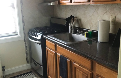 Industry Apartment | 1807 3H · Splendid 2bed Apt20 min to NYC- Parking Avail