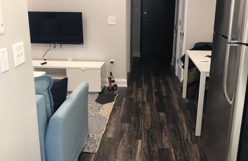 Industry Apartment | 1807 5G · Enchanting 2bed Apt/20 min to NYC -Park Avail