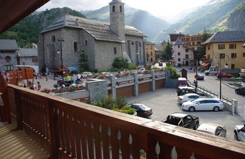 Valloire Apartment | 180m from ski slopes, 1st floor, balcony, tv, ski locker, 23m², Valloire