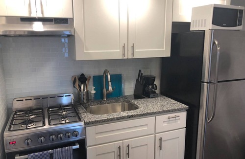 Industry Apartment | 1817 5G · Excellent 2bed Apt-20 min to NYCParking Avail