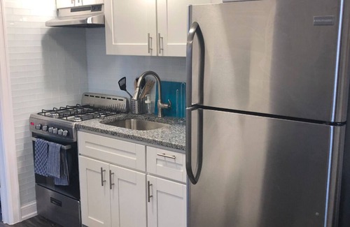 Industry Apartment | 1817 5G · Excellent 2bed Apt-20 min to NYCParking Avail