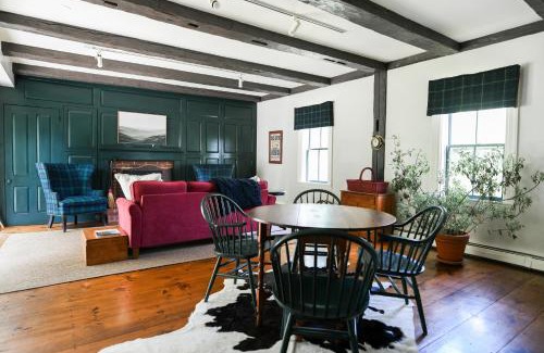 Stowe Area Villa | 1820 House - VT Charm + Modern Comforts + Hot Tub