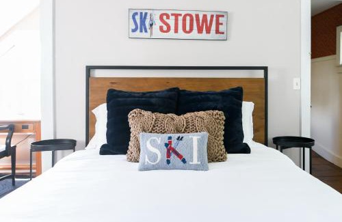 Stowe Area Villa | 1820 House - VT Charm + Modern Comforts + Hot Tub