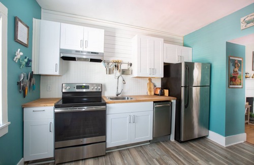 Harleston Village Apartment | 1850’s Charleston Treasure