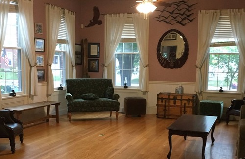 Southern Coast House | 1856 Ships brick Ships Captains Mansion 4 Bedroom