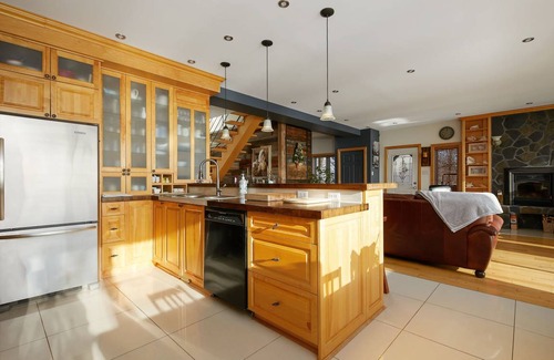 Pincourt House | 186 m² House ∙ 5 bedrooms ∙ 6 guests