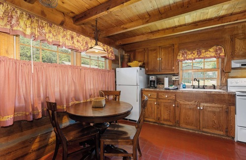 Waynesville Cabin | 1890s Cozy Log Cabin, Waynesville, Mountain Views