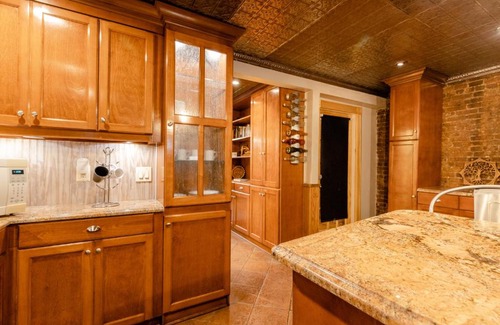Bedford-Stuyvesant Apartment | 1899 Historic Luxury Brooklyn Brownstone (Vintage)