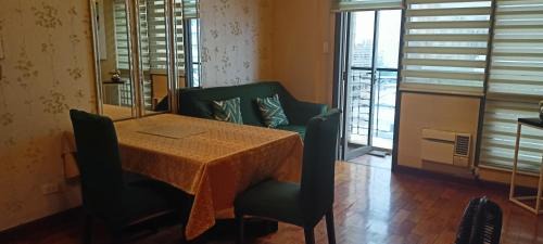 San Lorenzo Apartment | 18F staycation