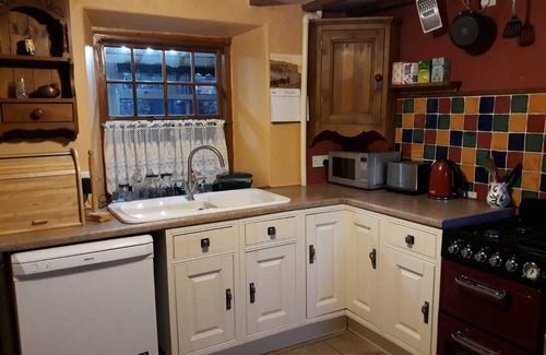 Hartington Cottage | 18th century 2 bed cottage in Hartington with private garden