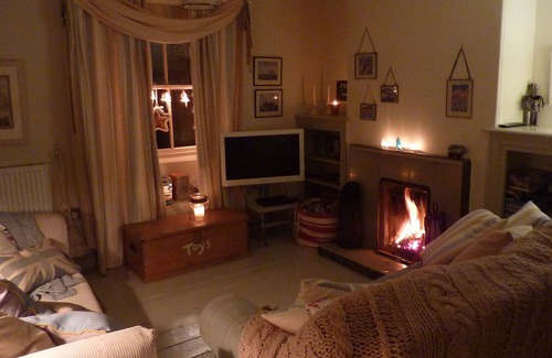 Fowey Cottage | 18th Century Cornish Smugglers Cottage In the Centre of Fowey.....just lovely!!!