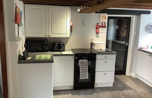 Northleach Cottage | 18th century cottage 2 minutes walk to pubs, shops, restaurants and play park