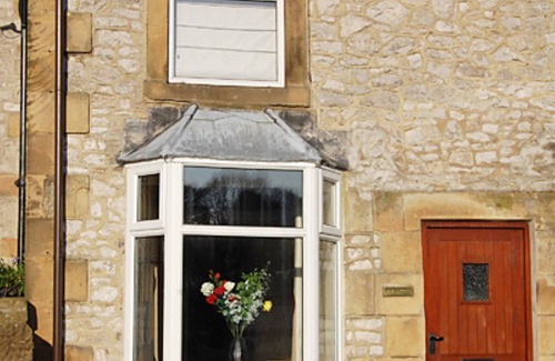 Tideswell Cottage | 18th Century Stone Cottage, family and pet friendly in Tideswell