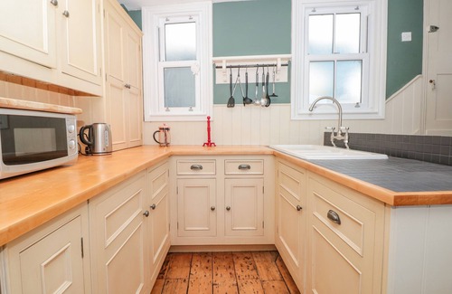 Dartmouth Cottage | 19 Above Town