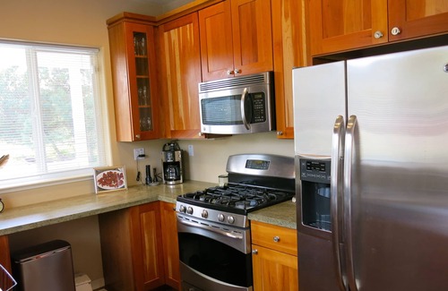 Cloverdale House | 19-Acre Russian River Wine Country Retreat, Private Beaches, beautiful house